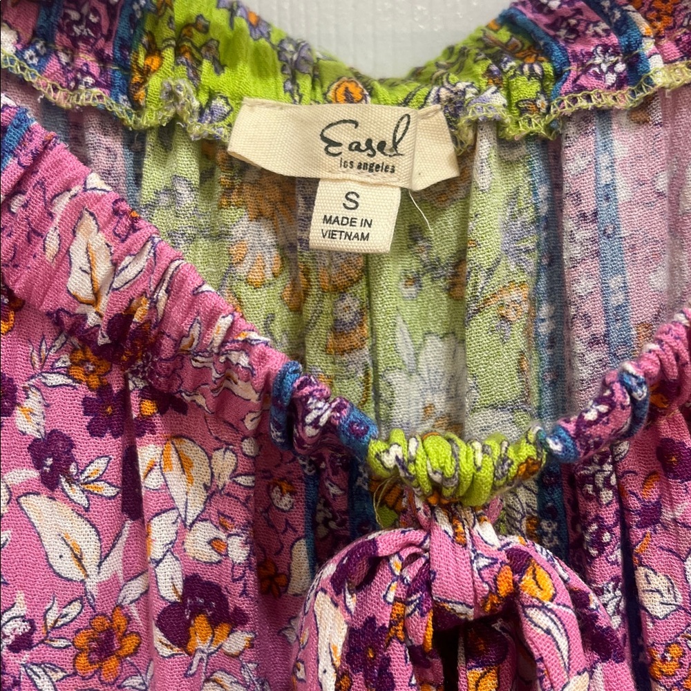 Easel Los Angeles Floral Dress in Pink and Green - Picture 2 of 3